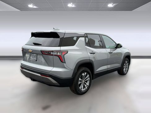 Used 2025 Chevrolet Equinox LT AWD/4WD image 9