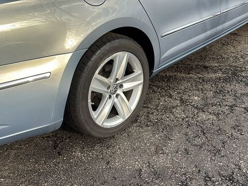 Used 2013 Volkswagen CC Sport image 8