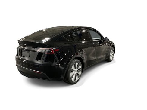 Certified 2023 Tesla Model Y Long Range AWD/4WD image 6