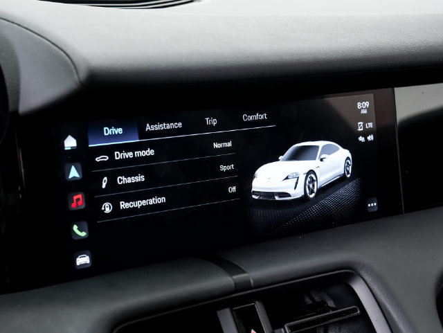 Certified 2023 Porsche Taycan RWD image 17