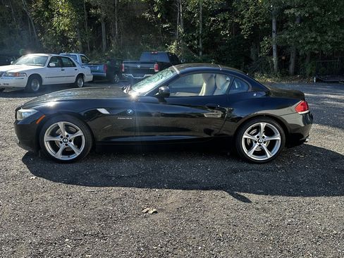 Used 2011 BMW Z4 sDrive30i image 4