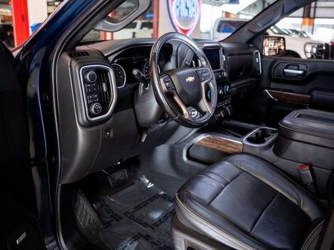 Used 2019 Chevrolet Silverado 1500 High Country image 17