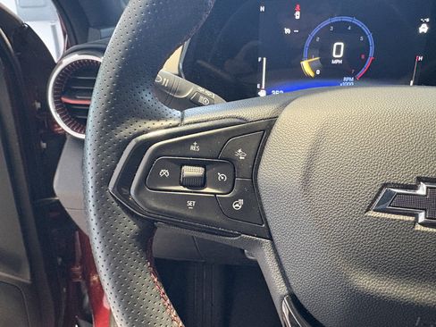 Used 2025 Chevrolet Trax RS w/ Sunroof Package image 10