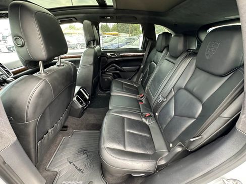 Used 2014 Porsche Cayenne Turbo S AWD/4WD image 17