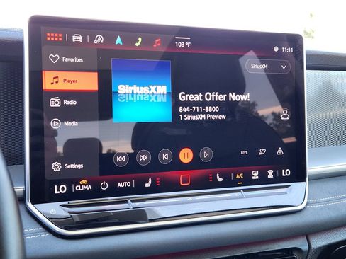 Certified 2025 Volkswagen Tiguan SE AWD/4WD image 14