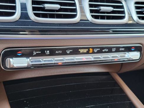 Used 2025 Mercedes-Benz GLS 450 4MATIC image 27