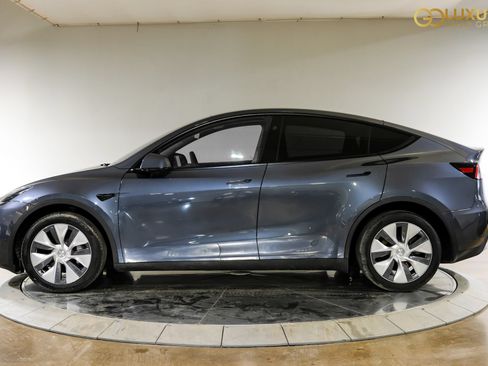 Used 2023 Tesla Model Y Long Range AWD/4WD image 12