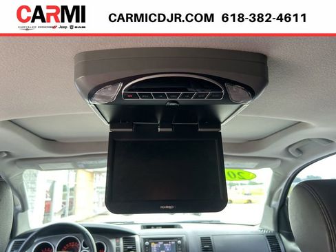 Used 2016 Toyota Sequoia SR5 AWD/4WD image 35