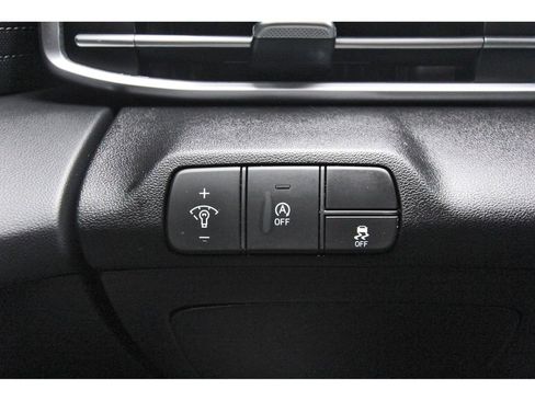 Certified 2025 Hyundai Elantra SE FWD image 22