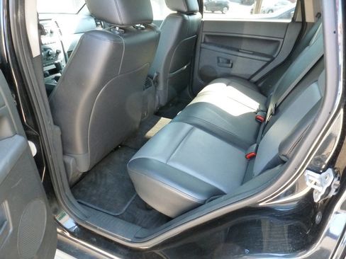 Used 2008 Jeep Grand Cherokee Laredo AWD/4WD image 10