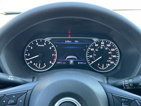 Used 2025 Nissan Sentra SV image 38