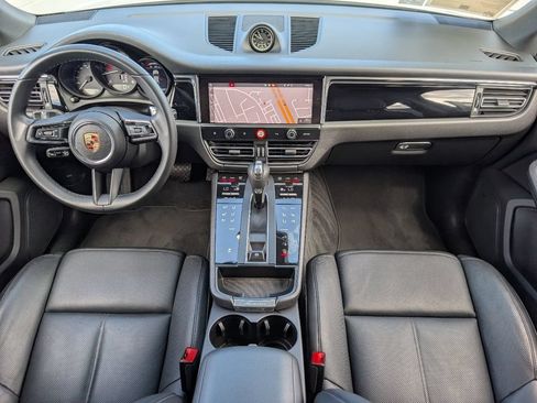 Certified 2025 Porsche Macan AWD/4WD image 6