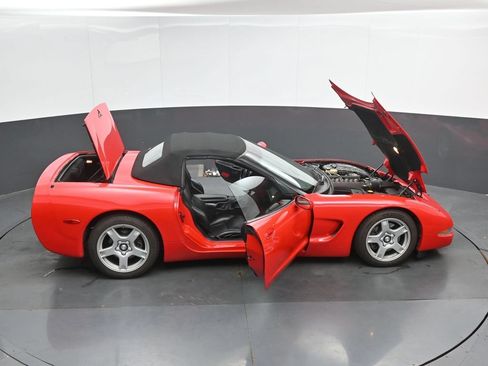 Used 1998 Chevrolet Corvette Convertible w/ Memory Pkg RWD image 39