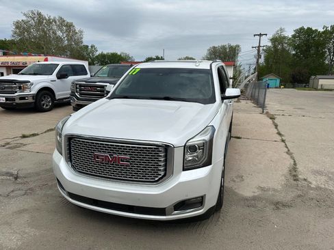 Used 2017 GMC Yukon Denali w/ Open Road Package image 3