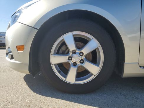 Used 2014 Chevrolet Cruze LT w/ RS Package image 7