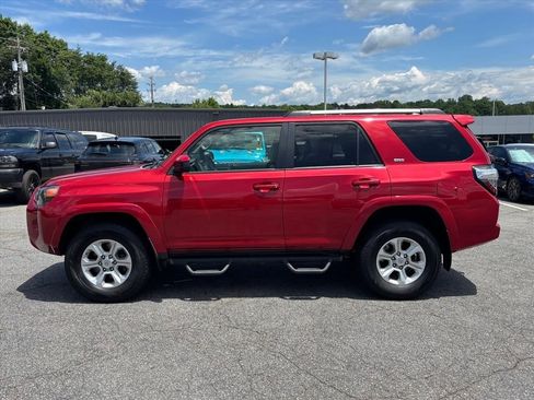 Used 2021 Toyota 4Runner SR5 AWD/4WD image 23
