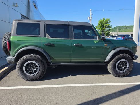 Used 2024 Ford Bronco Badlands AWD/4WD image 2