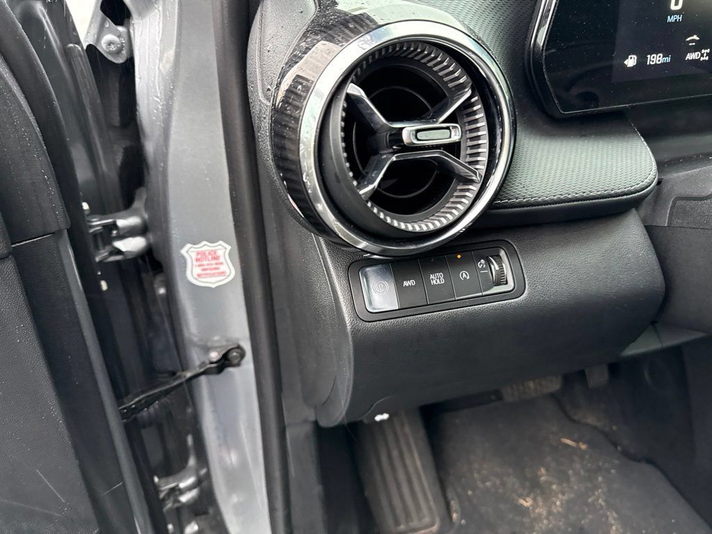 Used 2026 Chevrolet Equinox LT AWD/4WD image 11