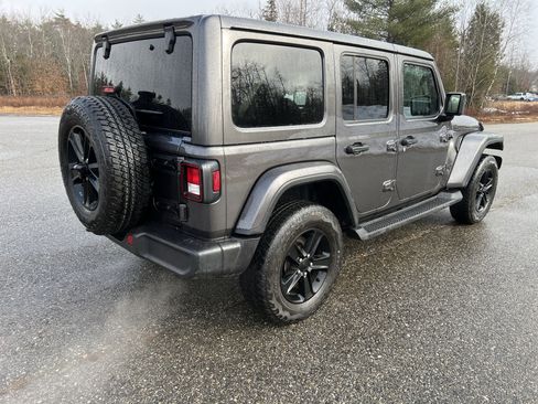 Used 2021 Jeep Wrangler Unlimited Sahara image 5