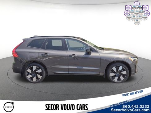 Used 2024 Volvo XC60 T8 Plus w/ Climate Package AWD/4WD image 5