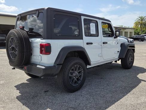 Used 2025 Jeep Wrangler Unlimited Sport AWD/4WD image 3