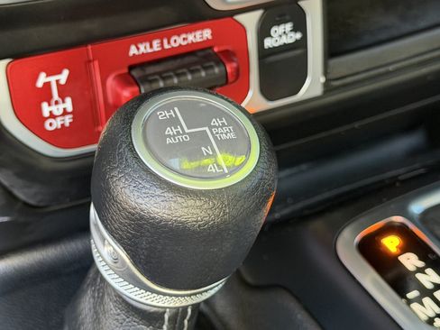 Certified 2024 Jeep Wrangler Unlimited AWD/4WD image 28