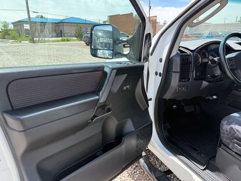 Used 2009 Nissan Titan SE w/ SE Max Utility Pkg AWD/4WD image 16