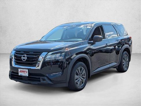 Used 2024 Nissan Pathfinder S image 4