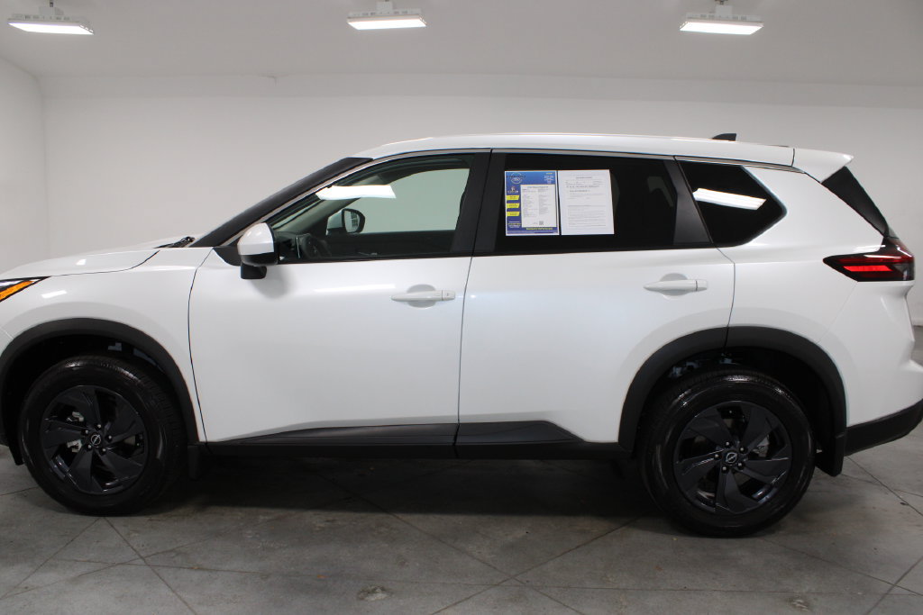Used 2026 Nissan Rogue SV w/ Cold Weather Package FWD image 6