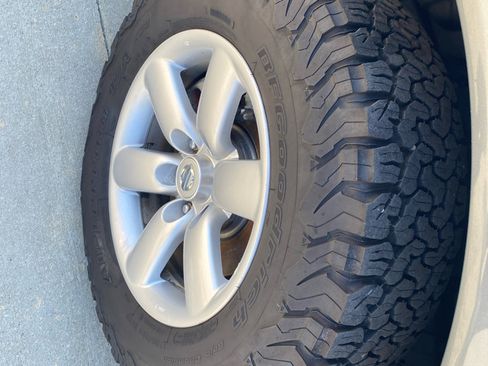 Used 2013 Nissan Titan SV image 12