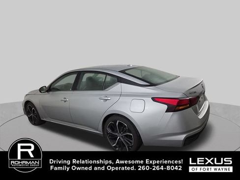 Used 2024 Nissan Altima 2.5 SR FWD image 9