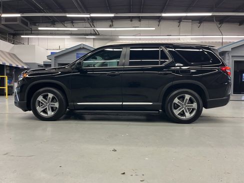 Used 2023 Honda Pilot EX-L image 4