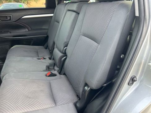 Used 2019 Toyota Highlander LE image 8
