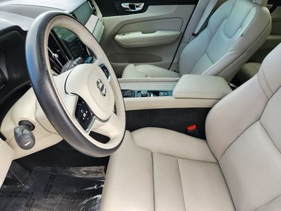 Used 2018 Volvo XC60 T5 Inscription w/ Convenience Package