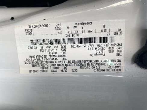 Used 2014 Ford Focus SE w/ SE Winter Package FWD image 27