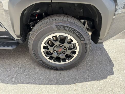 Used 2026 Toyota 4Runner TRD Off-Road Premium AWD/4WD image 5