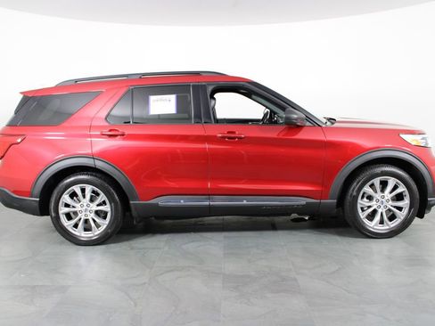 Used 2020 Ford Explorer XLT w/ Equipment Group 202A image 13