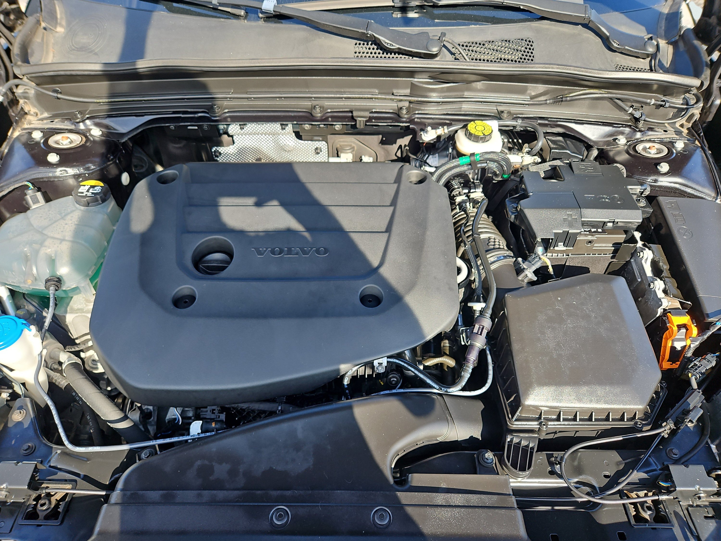 Used 2025 Volvo XC40 B5 Plus AWD/4WD image 36