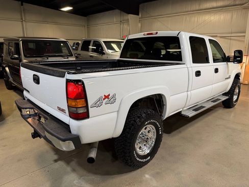 Used 2006 GMC Sierra 2500 SLE w/ Heavy-Duty Power Package AWD/4WD image 5
