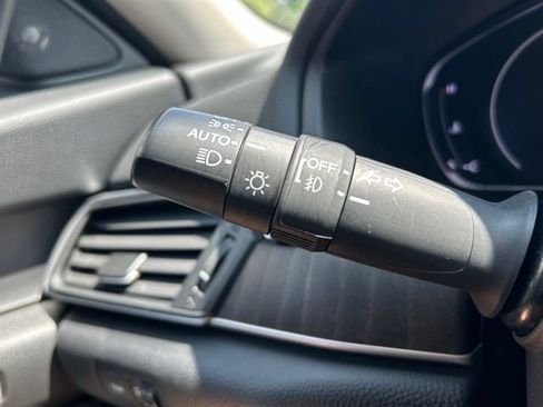 Used 2018 Honda Accord EX-L image 18