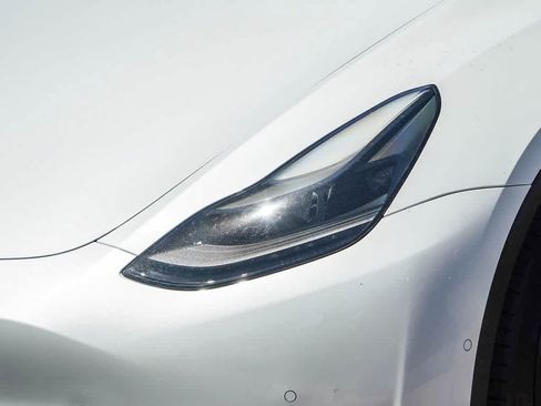 Used 2022 Tesla Model Y Performance AWD/4WD image 8