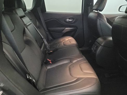 Used 2019 Jeep Cherokee Limited w/ Technology Group image 19