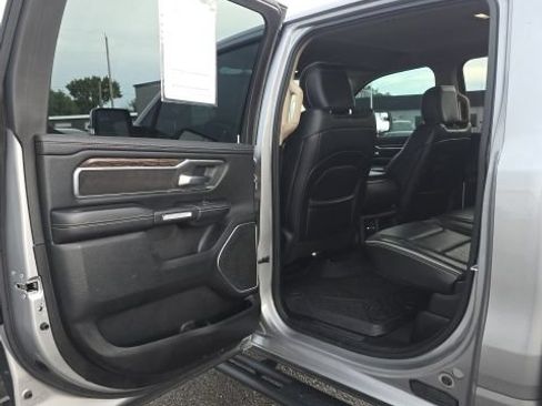 Used 2019 RAM 1500 Laramie w/ Off Road Group AWD/4WD image 21
