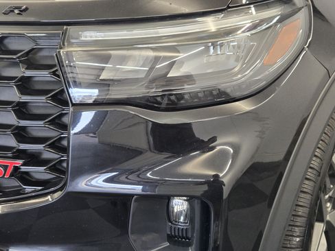 Certified 2025 Ford Explorer ST AWD/4WD image 8