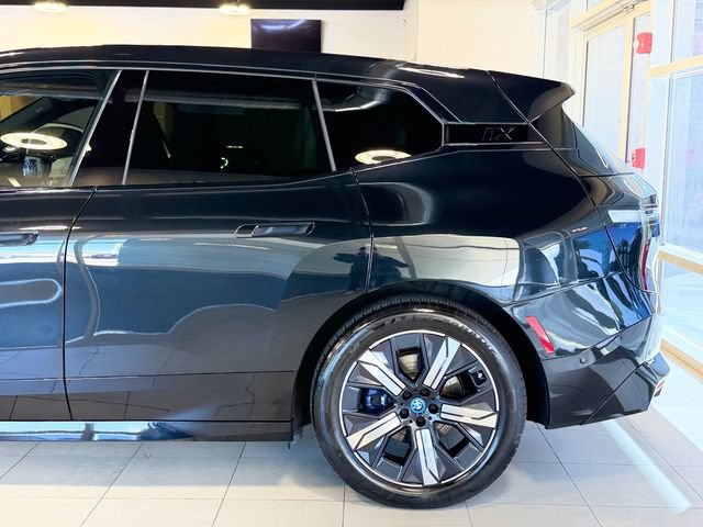 Used 2024 BMW iX xDrive50 w/ Premium Package AWD/4WD image 13