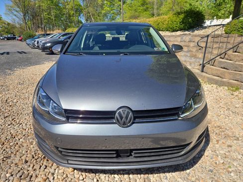 Used 2017 Volkswagen Golf S FWD image 2