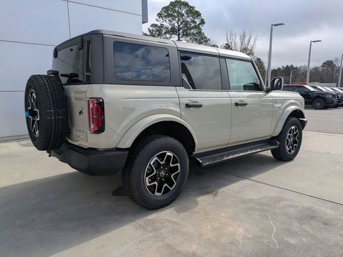 New 2026 Ford Bronco Outer Banks image 4