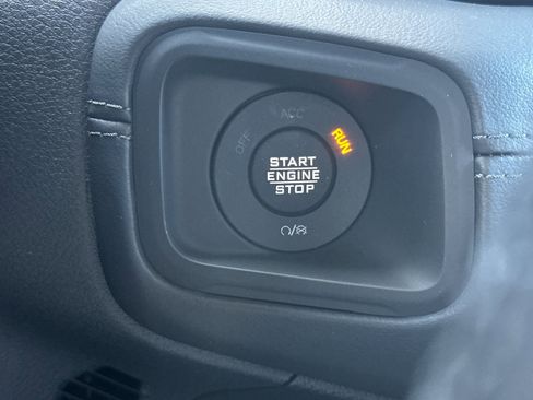 New 2025 Jeep Gladiator Sport image 21