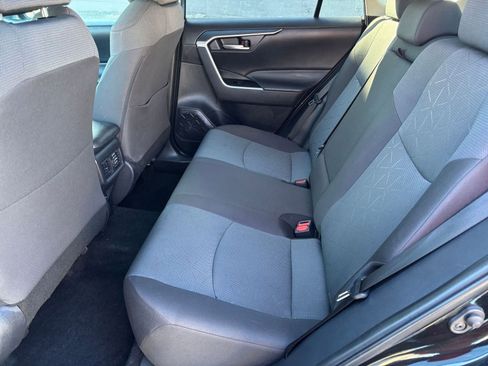 Used 2025 Toyota RAV4 XLE image 22