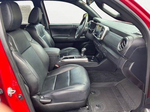 Used 2020 Toyota Tacoma Limited image 16